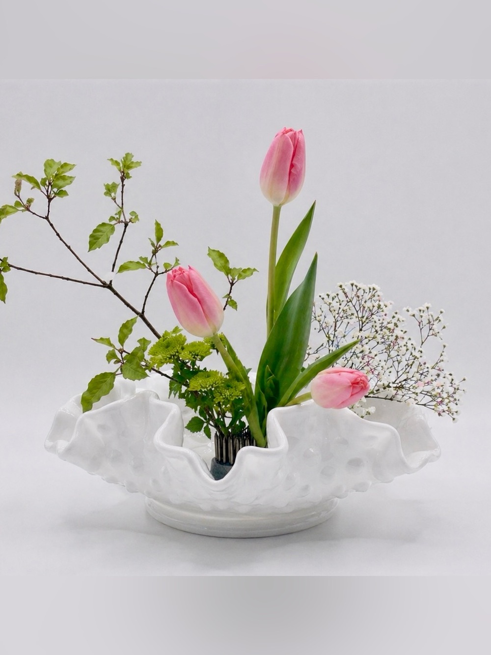 🌿 Vintage Ikebana Hobnail Milk Glass Flower Frog Bowl 🌿